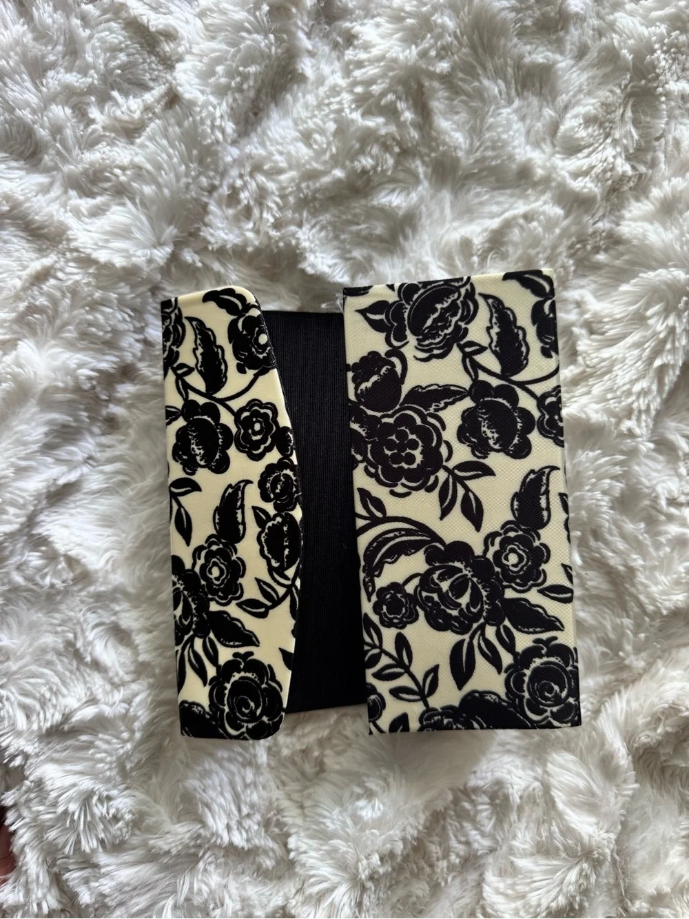 Vera Bradley Bubbly Flowers Black Foldable Sunglasses Eyeglasses Case